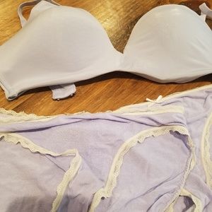 Bra & 2 panties